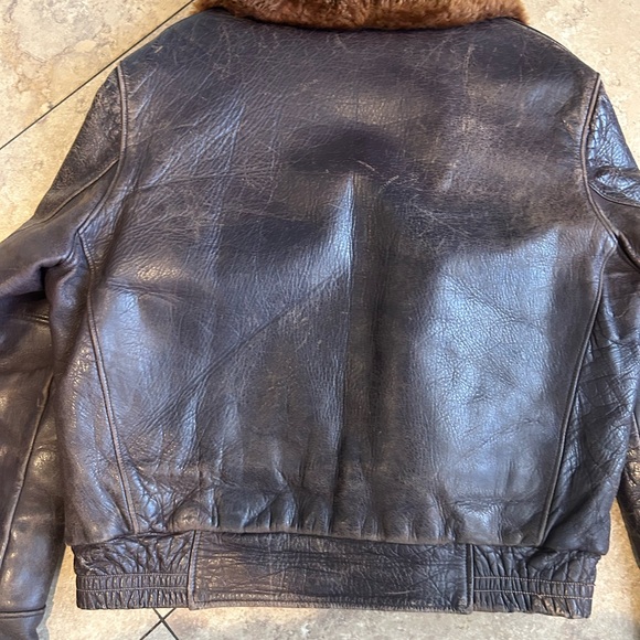 Vintage Men’s 1950s Windward Brown Horsehide Leather Jacket Med Mouton Collar. - Picture 15 of 16